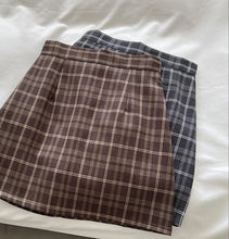 將圖片載入圖庫檢視器 A-Line Checkered Mini Skirt
