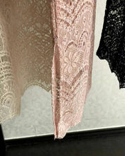 將圖片載入圖庫檢視器 Elegant Lace Wrap Skirt
