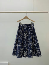 將圖片載入圖庫檢視器 Sketch Floral Pattern Skirt
