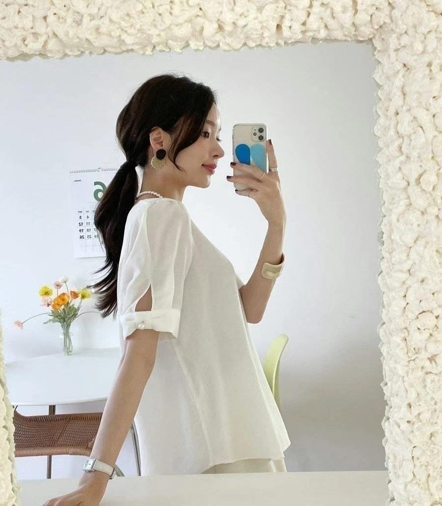Pearl Cropped Sleeve Top